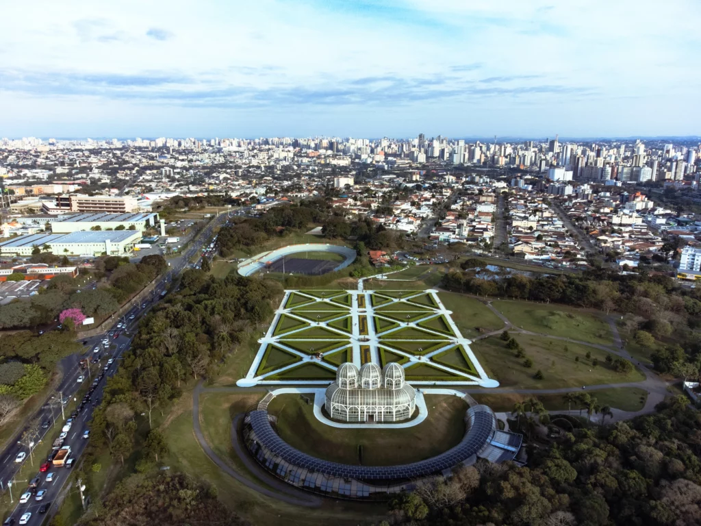 Imagem aérea de Curitiba para ilustra matéria sobre o metro quadrado mais caro do Brasil