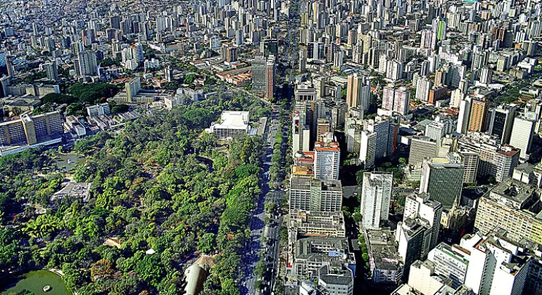 Imagem da vista aérea de Belo Horizonte para ilustrar matéria sobre o metro quadrado mais caro de BH