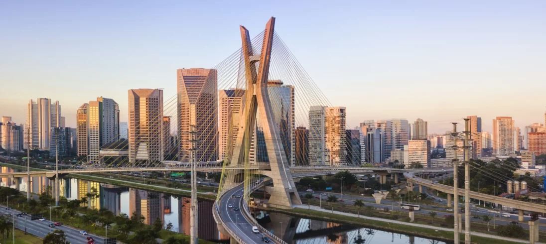 Imagem da famosa Ponte Estaiada Octavio Frias de Oliveira, em São Paulo, para ilustrar matérias sobre o metro quadrado mais caro do Brasil